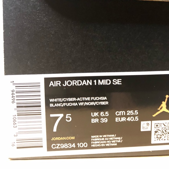 ‼️SOLD‼️NIKE AIR JORDAN 1 MID SE SNEAKERS - Picture 8 of 8